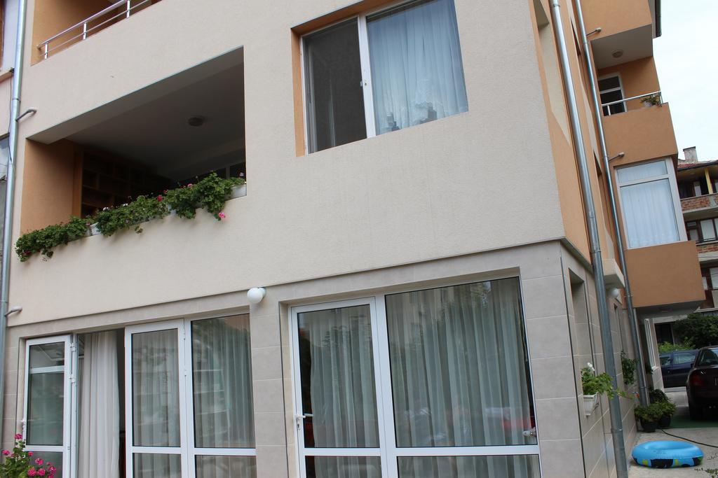 Veda Guest House Pomorie Bagian luar foto