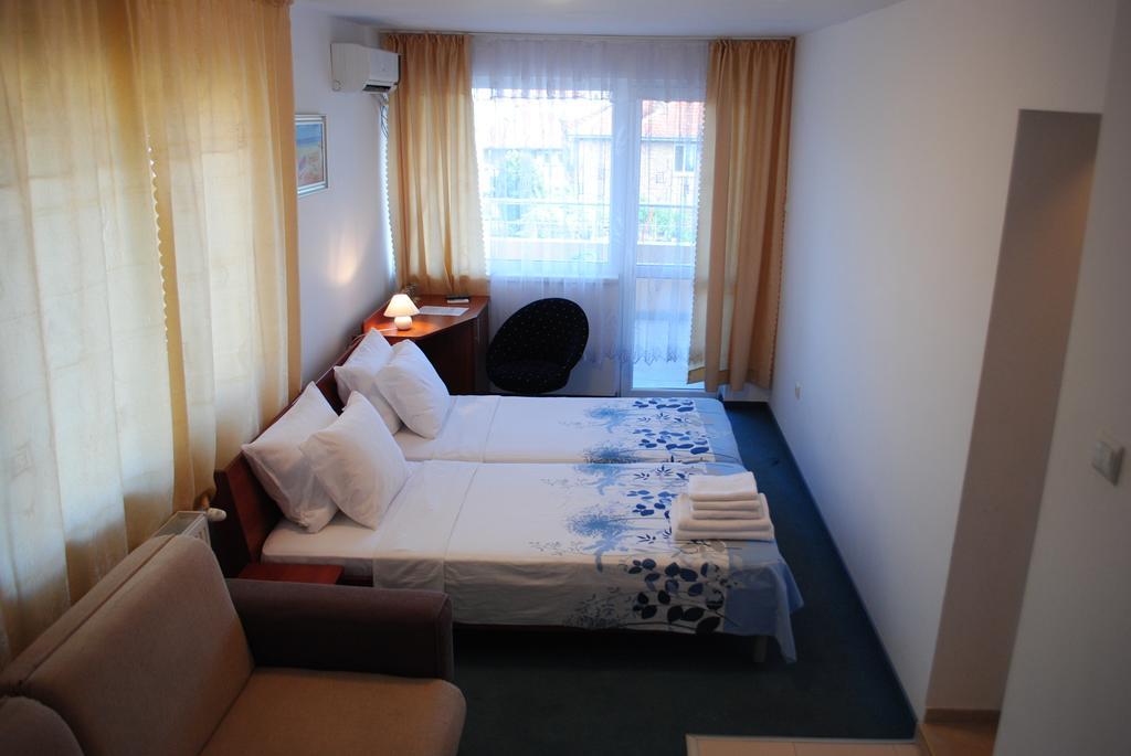 Veda Guest House Pomorie Bagian luar foto
