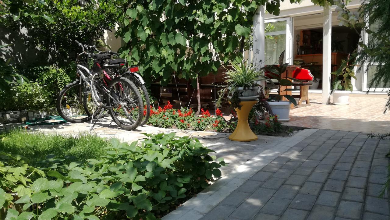 Veda Guest House Pomorie Bagian luar foto