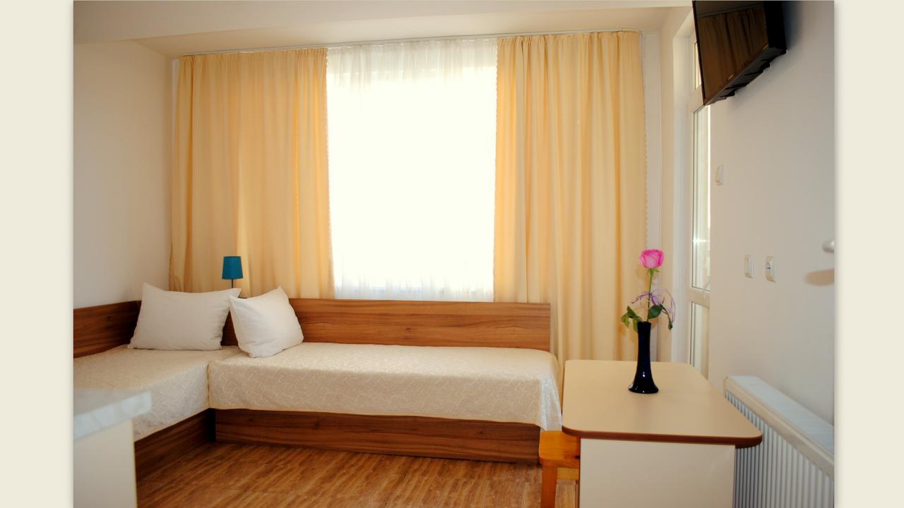 Veda Guest House Pomorie Bagian luar foto